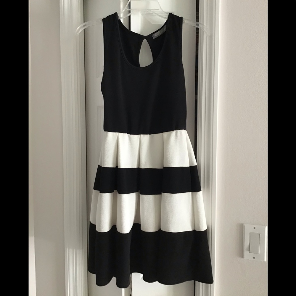 NWOT Finn & Clover Black and White Dress